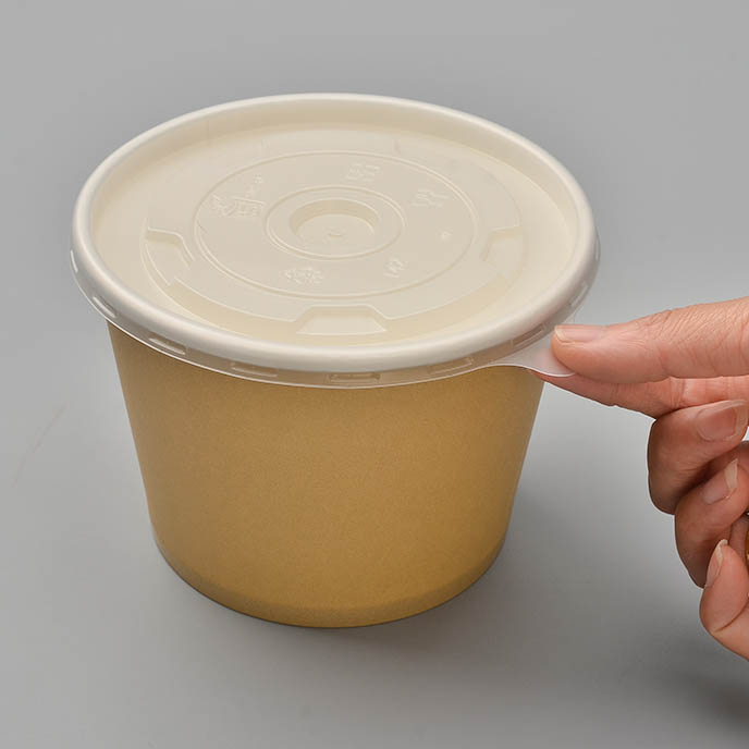 Disposable paper soup bowl with plastic lid